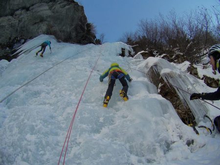 Cascade de glace "Entrelor" (Val d'Aoste, Italie)